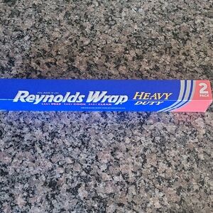 Reynolds Heavy Duty Aluminum Foil  300 Sq Feet NWT sealed 2 pack